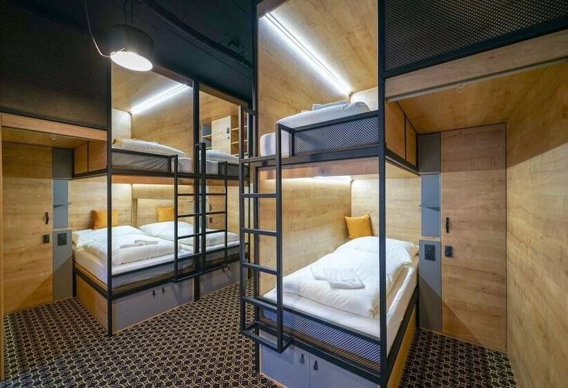 Chors Like A Hotel   Hostel