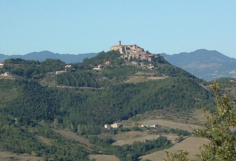 Farmhouse In Monte S. Maria Tiberina With Stables