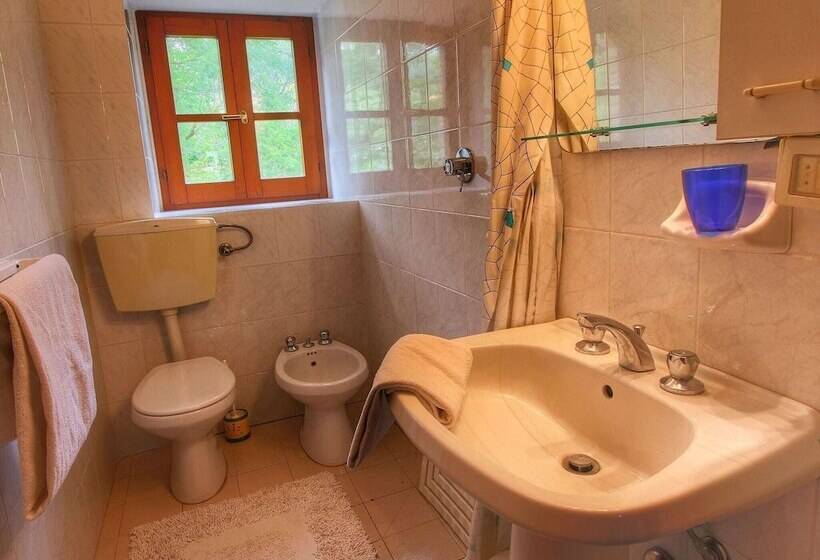 Farmhouse In Monte S. Maria Tiberina With Stables