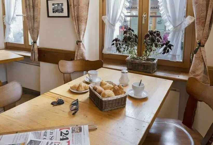 Hotelli De Commune Rougemont