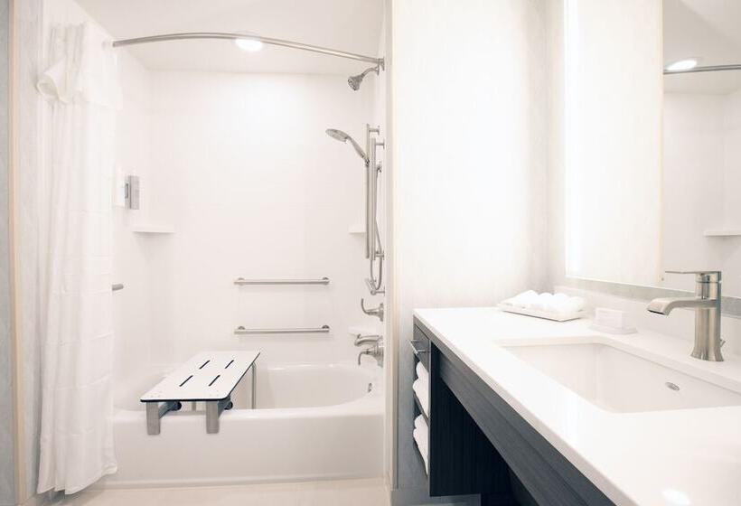 Отель Home2 Suites By Hilton Leesburg