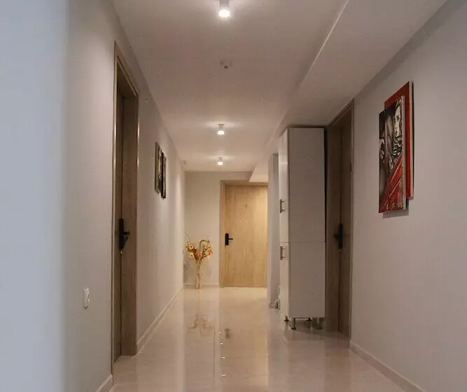 هتل Menta Studios