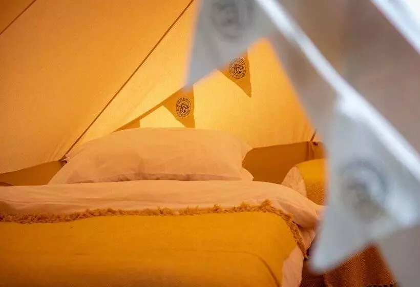 Hotelli Nine Yards Bell Tents At The Open