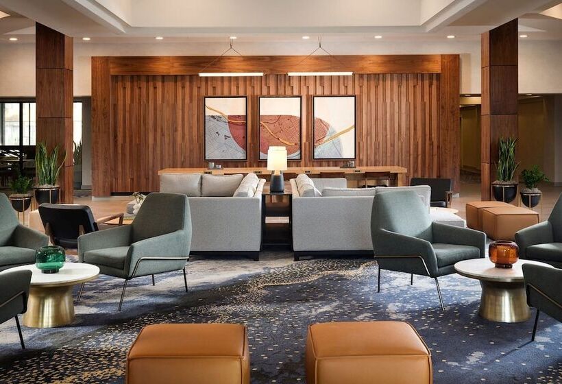 호텔 Sheraton Grand Rapids Airport