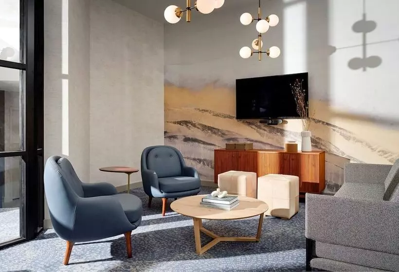 Hotelli Sheraton Grand Rapids Airport