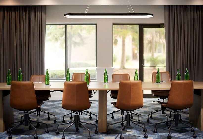 호텔 Sheraton Grand Rapids Airport