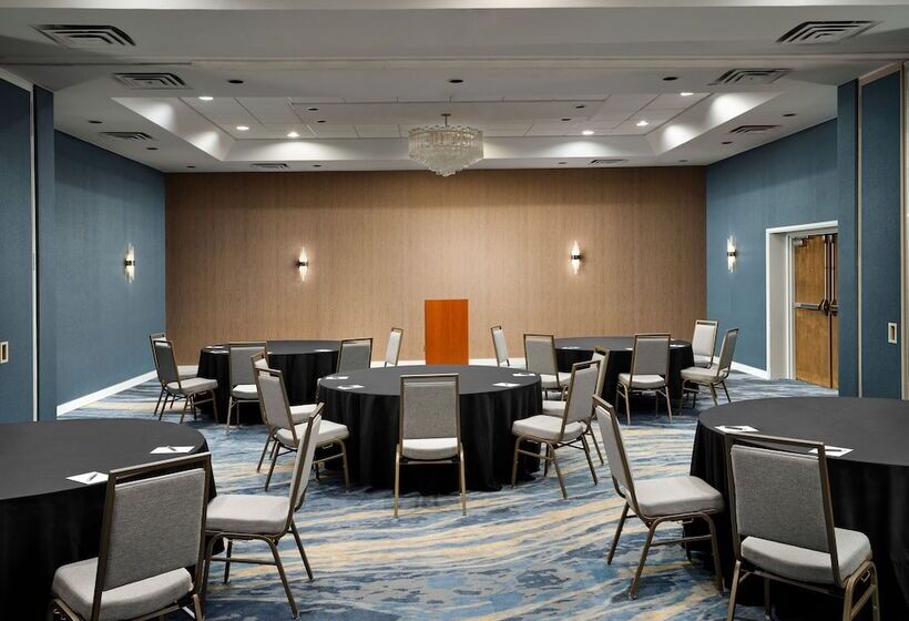 호텔 Sheraton Grand Rapids Airport