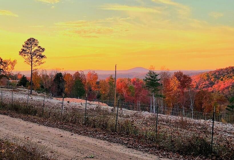 ホテル Windstorm Cabin