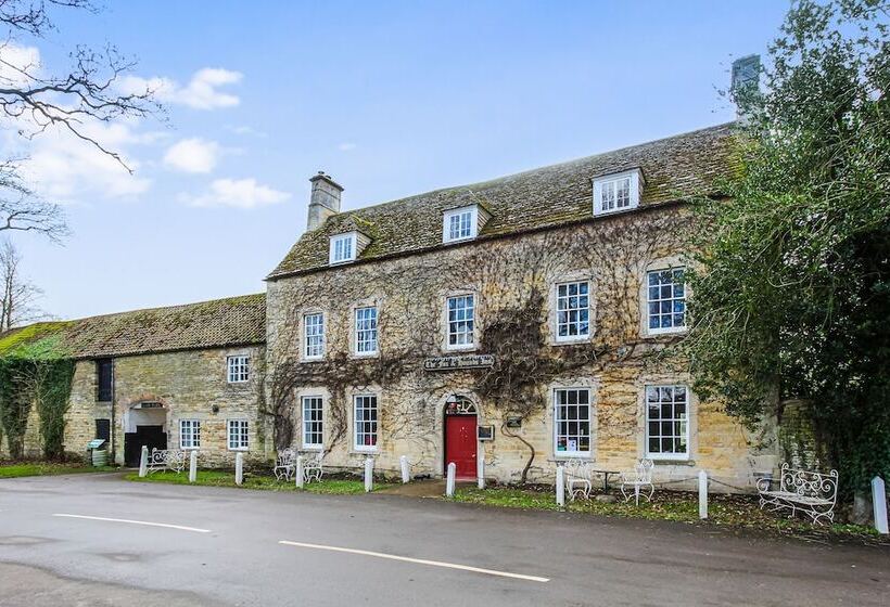 بنسيون Fox And Hounds