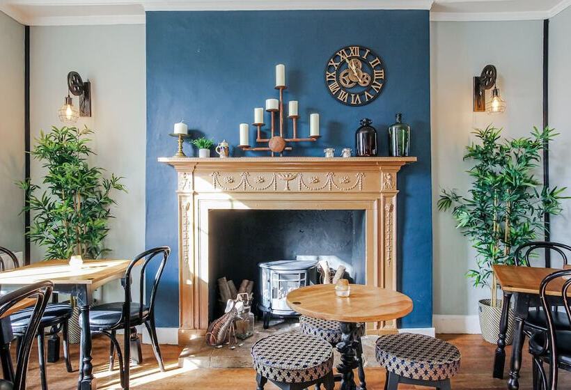 بنسيون Fox And Hounds