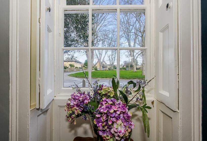 بنسيون Fox And Hounds