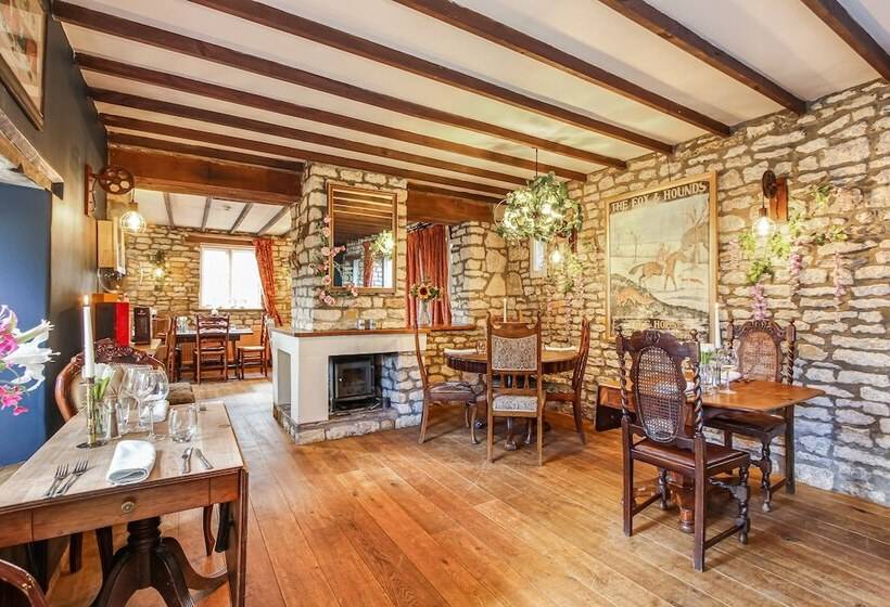 بنسيون Fox And Hounds