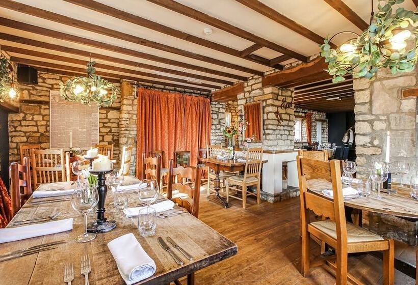 بنسيون Fox And Hounds