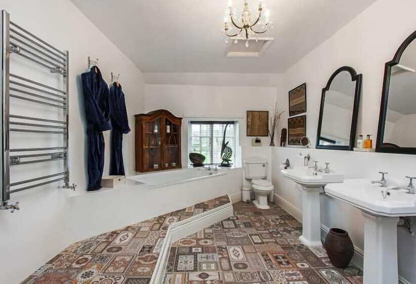 بنسيون Fox And Hounds