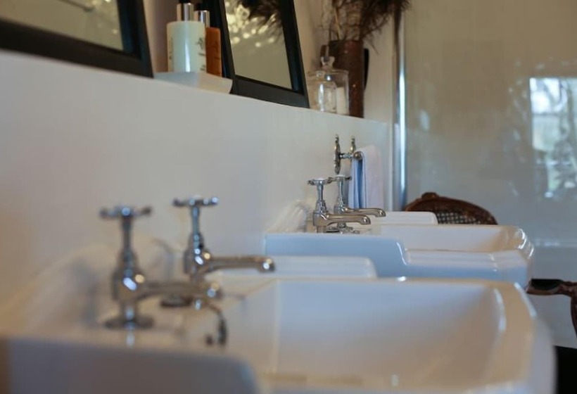 بنسيون Fox And Hounds