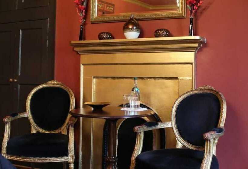 بنسيون Fox And Hounds