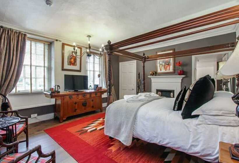 بنسيون Fox And Hounds