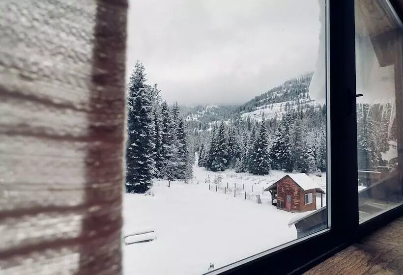 ペンション Hidden Bear Retreat Center