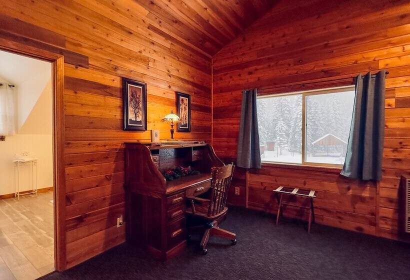 ペンション Hidden Bear Retreat Center