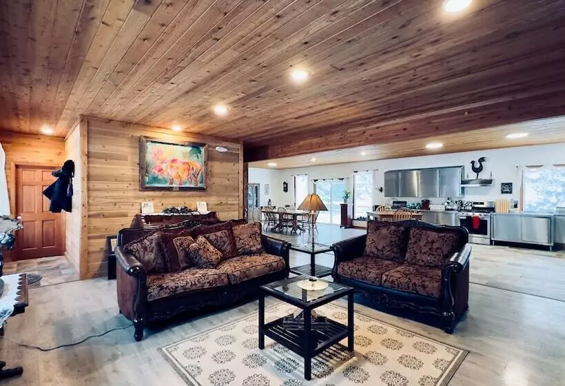 ペンション Hidden Bear Retreat Center