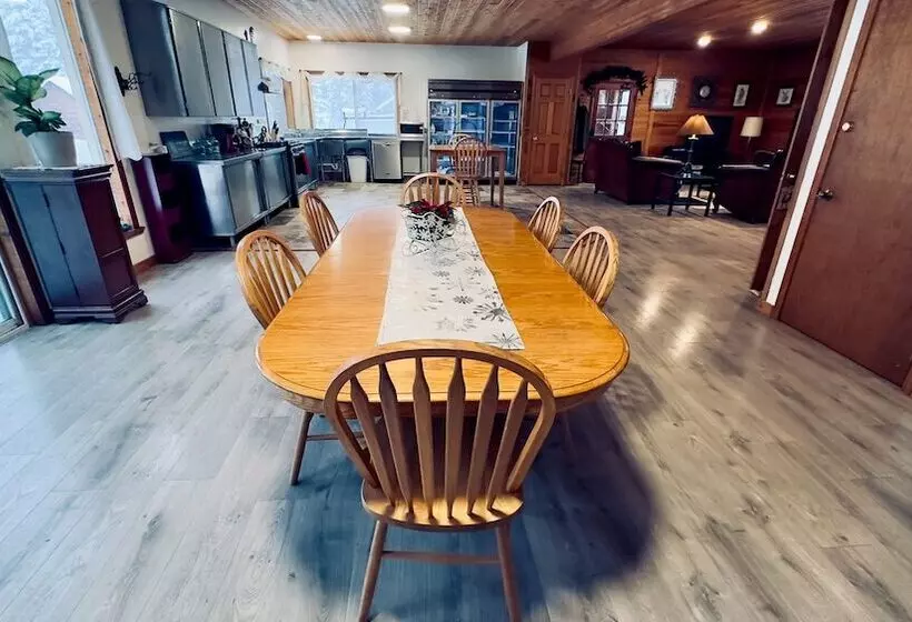 ペンション Hidden Bear Retreat Center