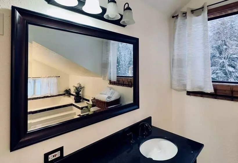 ペンション Hidden Bear Retreat Center