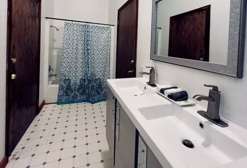 ペンション Hidden Bear Retreat Center