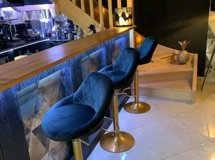 פנסיון La Biche Au Bois