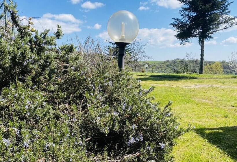 إقامة Beautiful Mountain View Home In Castilenti