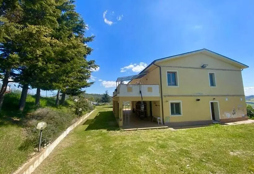 レジデンス Beautiful Mountain View Home In Castilenti
