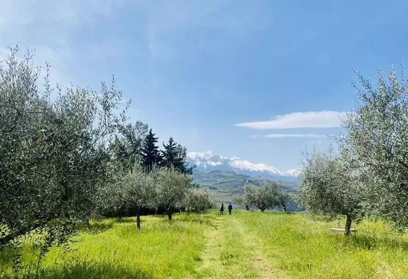 レジデンス Beautiful Mountain View Home In Castilenti