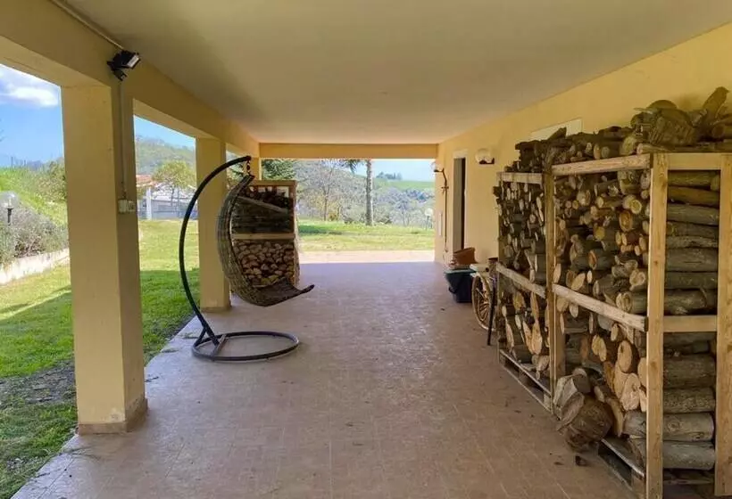 レジデンス Beautiful Mountain View Home In Castilenti