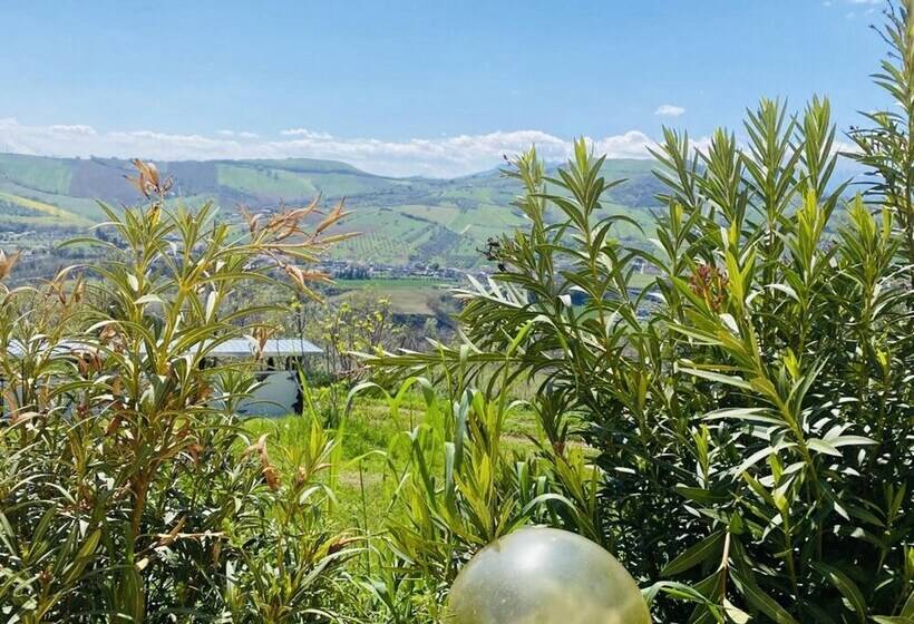 إقامة Beautiful Mountain View Home In Castilenti