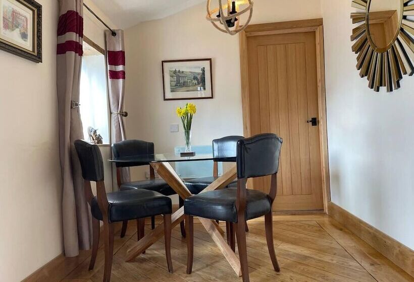 اقامتگاه Charming 2 Bed Cottage In Otley