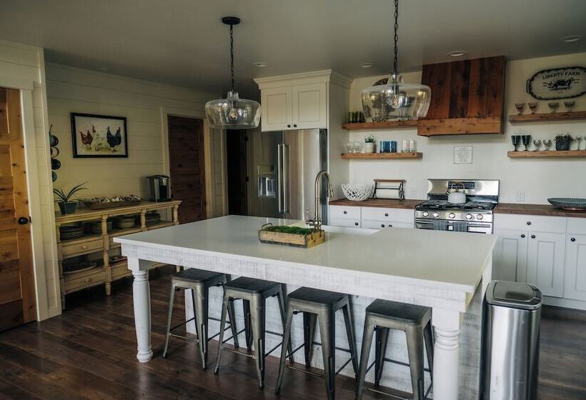 Resort Mountainside Lodging & Retreats