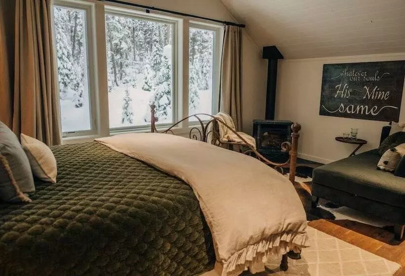 リゾートホテル Mountainside Lodging & Retreats