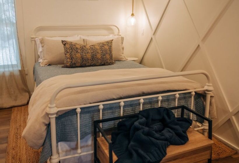 Resort Mountainside Lodging & Retreats