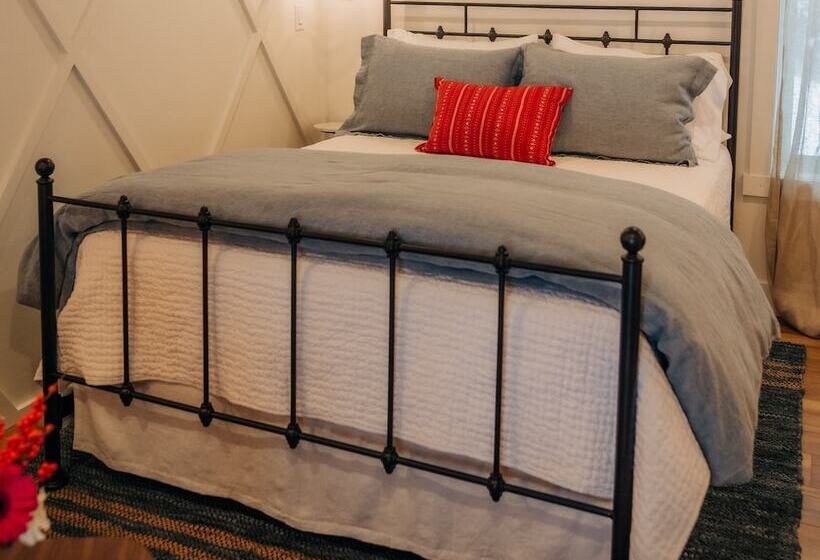 Resort Mountainside Lodging & Retreats