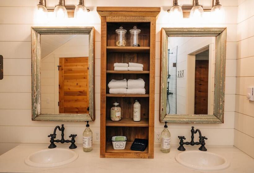 Resort Mountainside Lodging & Retreats