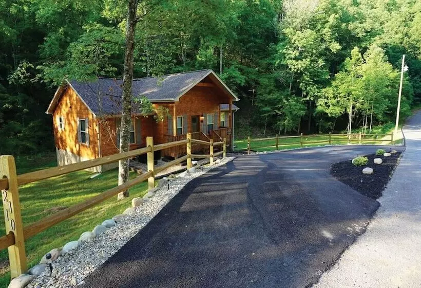 A Creekside On The Bluff