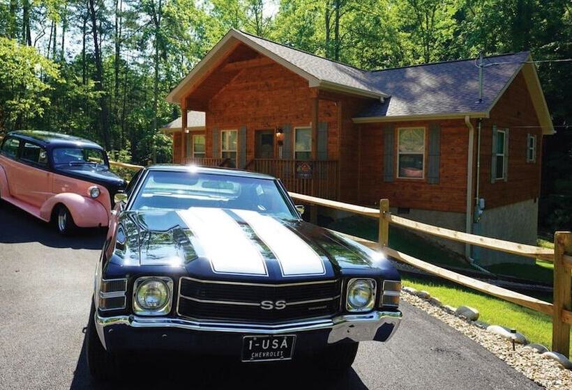 A Creekside On The Bluff