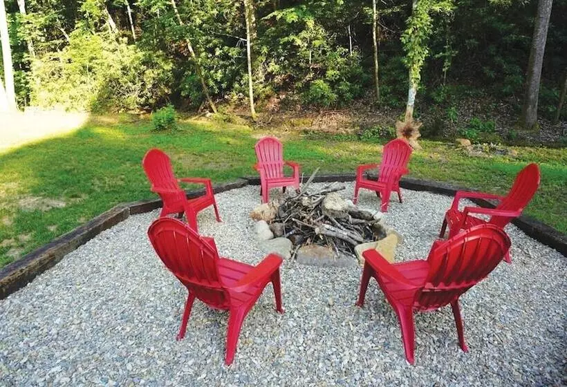 A Creekside On The Bluff