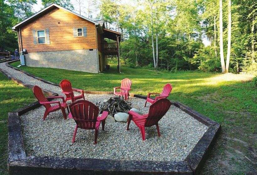 A Creekside On The Bluff