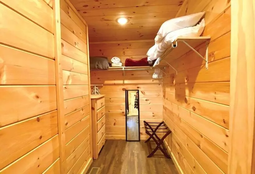 A Creekside On The Bluff