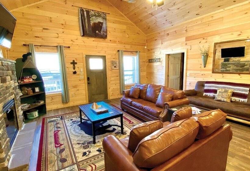 A Creekside On The Bluff