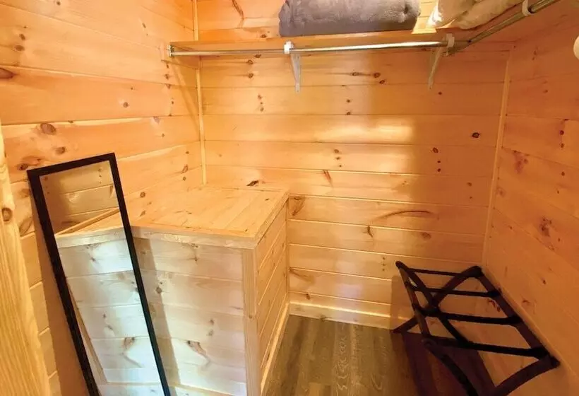 A Creekside On The Bluff