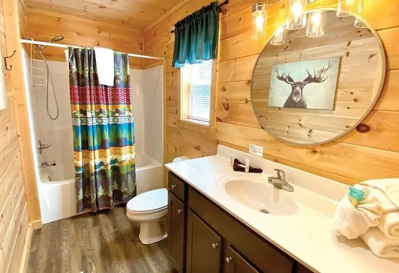 A Creekside On The Bluff