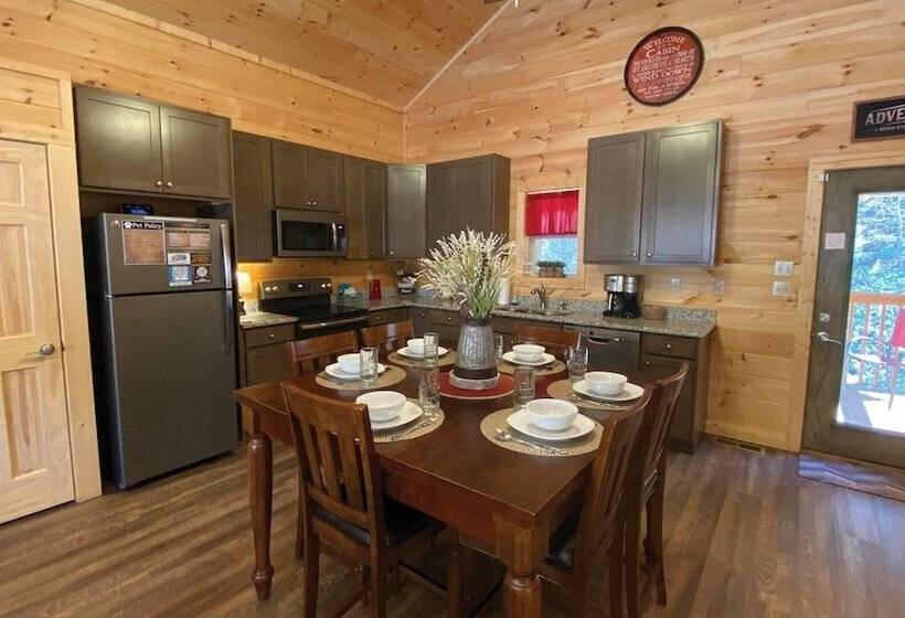 A Creekside On The Bluff