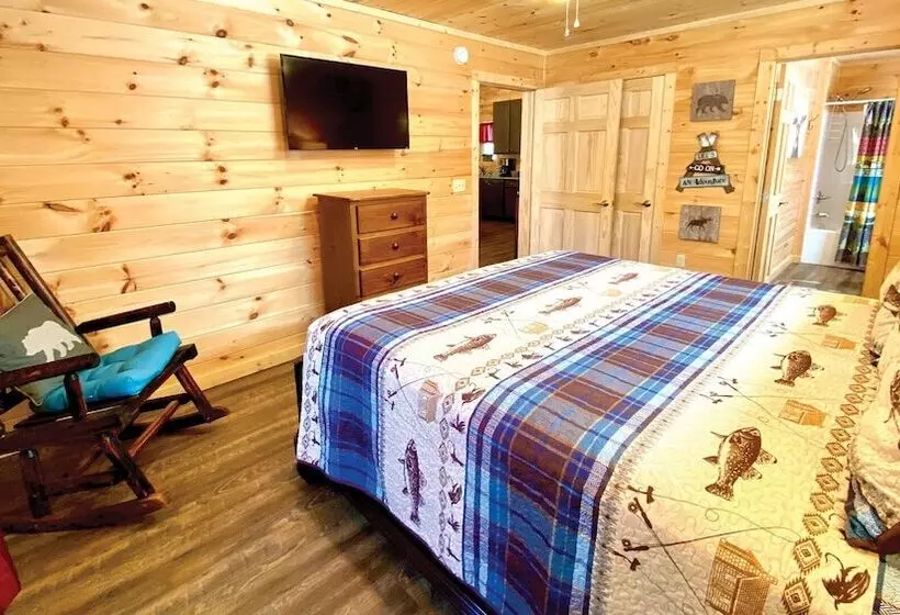 A Creekside On The Bluff