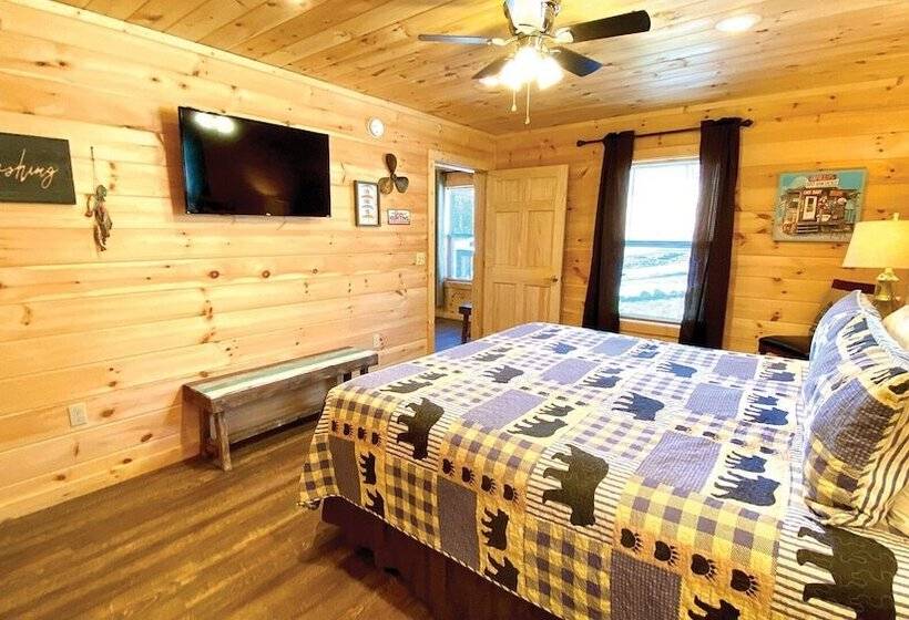 A Creekside On The Bluff